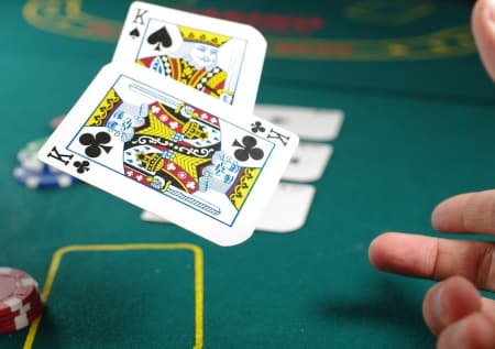パイゴウポーカーのルールと攻略法を徹底解説！遊べるオンラインカジノも紹介