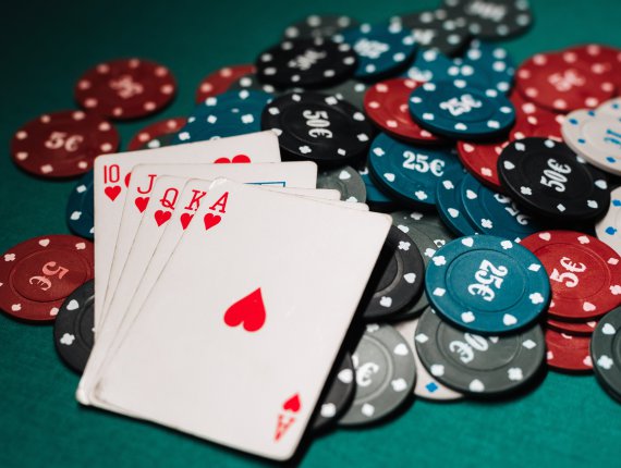 【10ユニット法】ローリスクでカジノで勝ち続けられる攻略法を紹介！